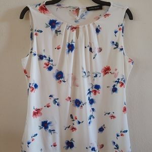 Sleeveless business top